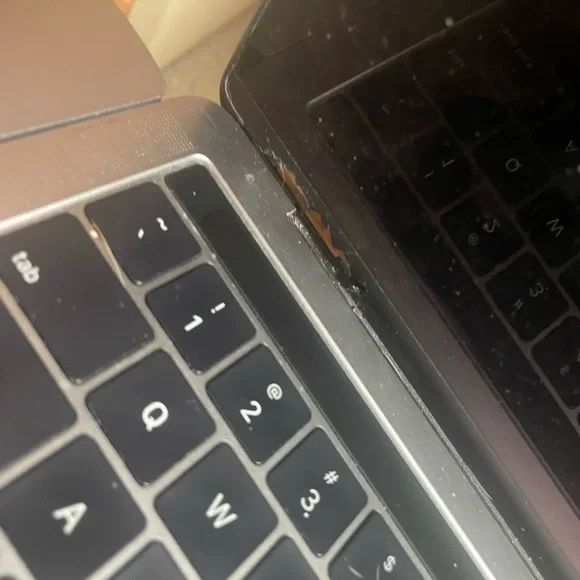 MacBook Pro 2016 - Picture 4 of 7